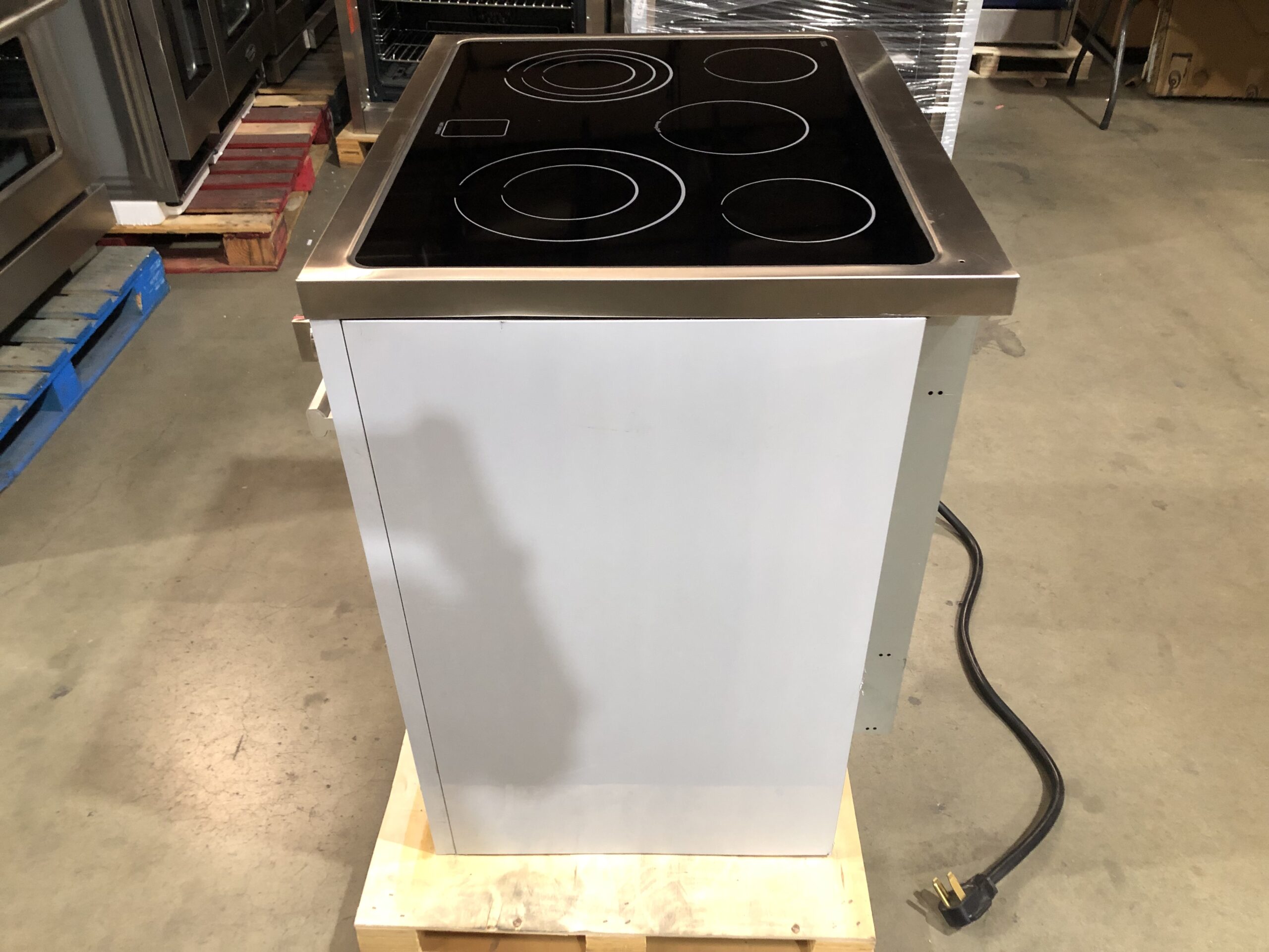 Open Box 30 in. CommercialStyle Electric Range with 4 Burners / 1 Warming Zone and 5 cu. ft